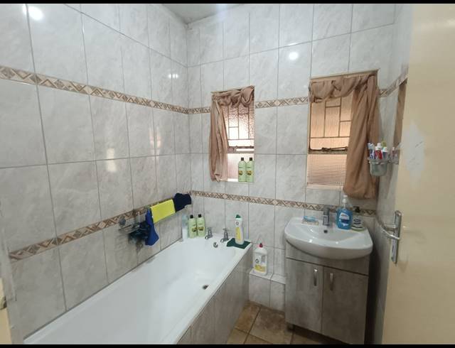 3 BEDROOM HOUSE FOR SALE IN VANDERBIJLPARK SE 1